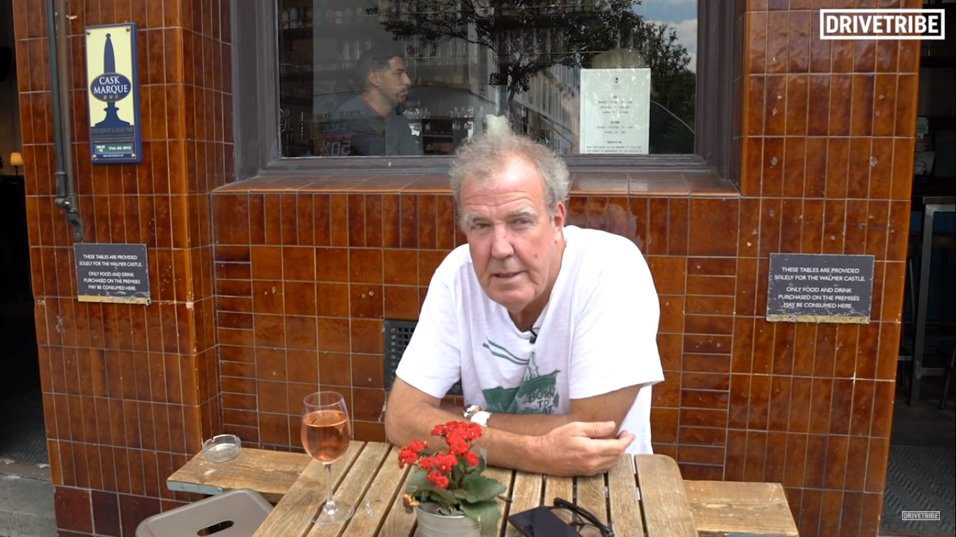 Jeremy Clarkson Å¼aÅuje sprzedaÅ¼y pewnego samochodu