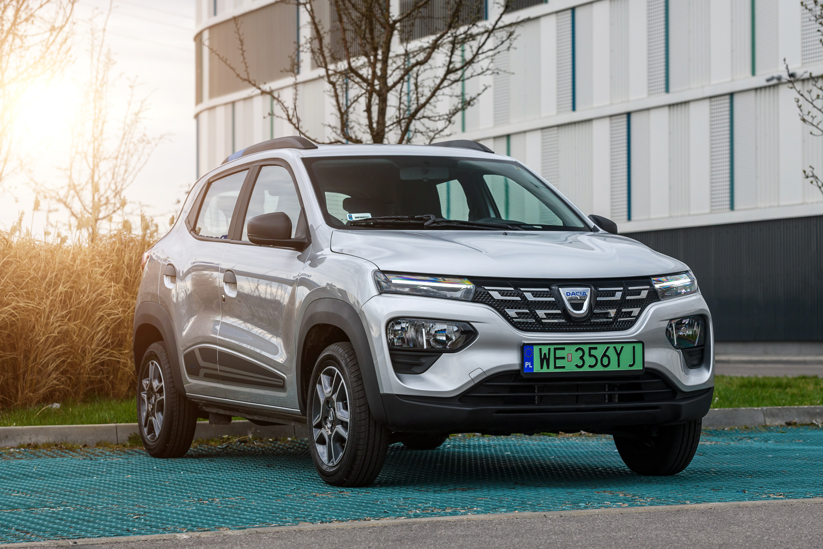 Nowa Dacia Spring juÅ¼ w Polsce. Wersja Business doÅÄcza do floty Traficara
