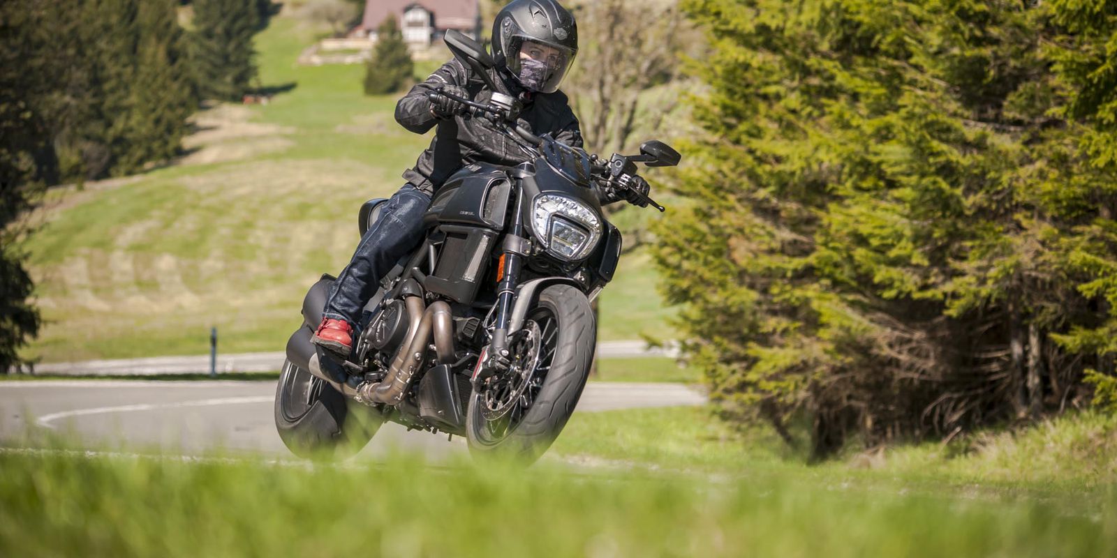 Wypadek na motocyklu. Oto 5 wskazÃ³wek, dziÄki ktÃ³rym zmniejszysz ryzyko kolizji