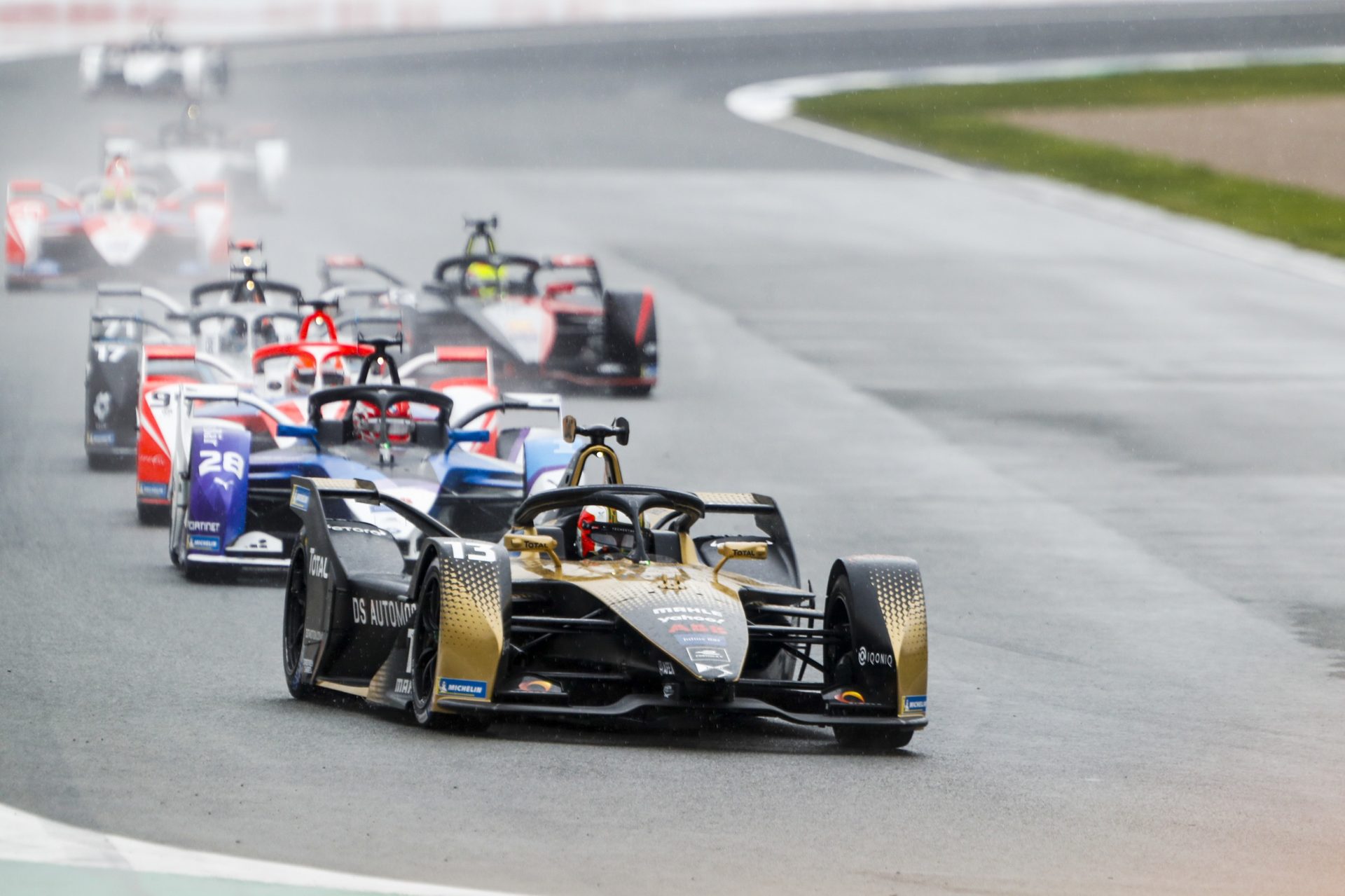 E-Prix Walencji: kuriozalne sytuacje zniechÄcajÄ kibicÃ³w do wyÅcigÃ³w