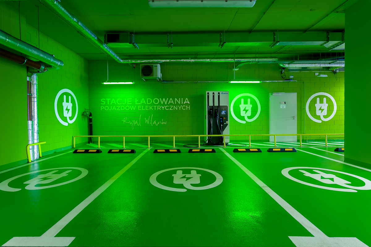 Superszybka stacja Åadowania pojazdÃ³w elektrycznych w Warszawie - kto moÅ¼e z niej skorzystaÄ i ile to kosztuje?