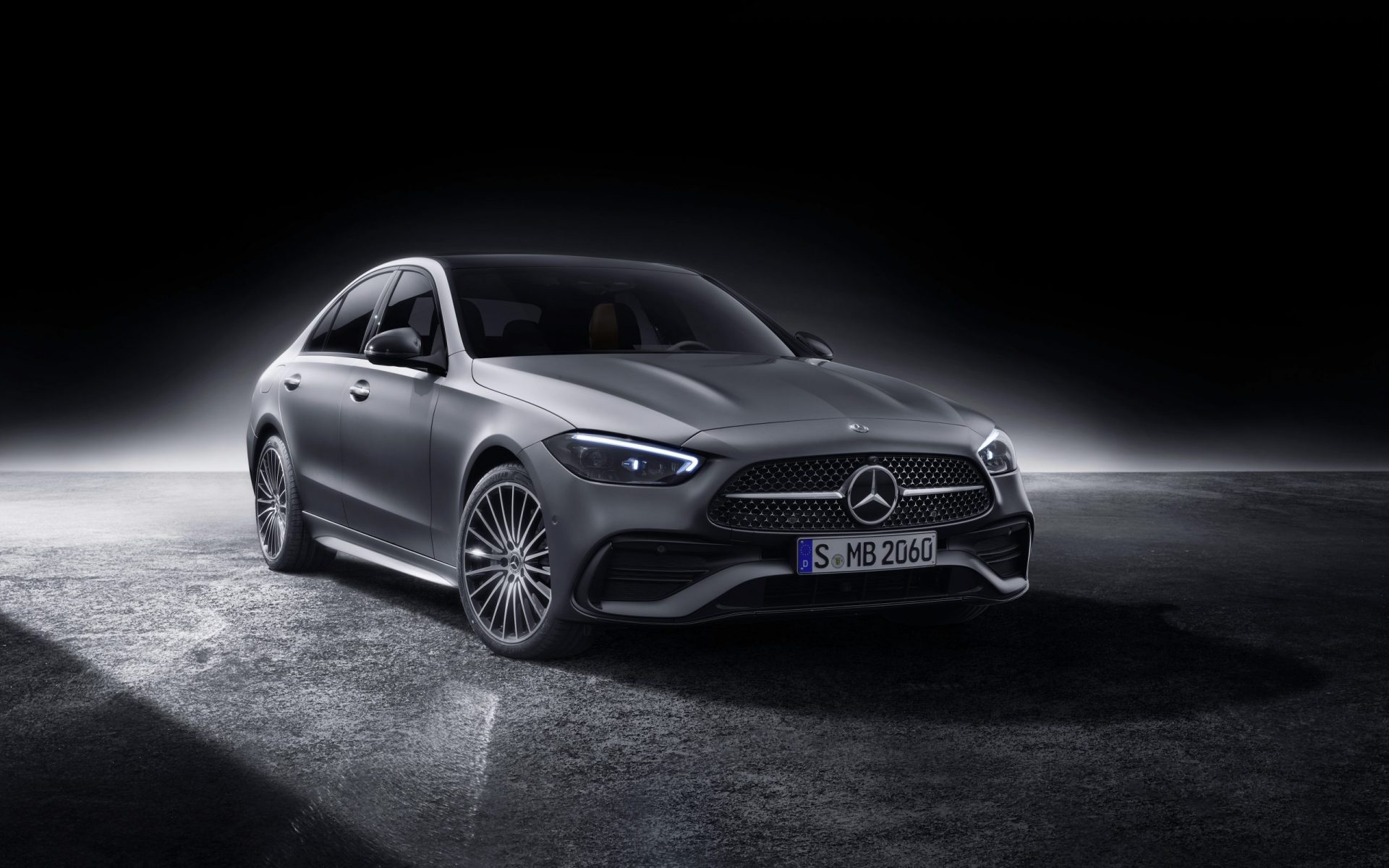 Nowy Mercedes-Benz Klasy C dostępny w kolejnych wersjach silnikowych