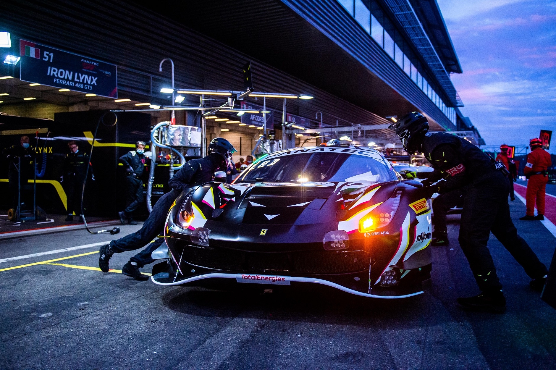 Ferrari wygraÅo wyÅcig na Spa-Francorchamps