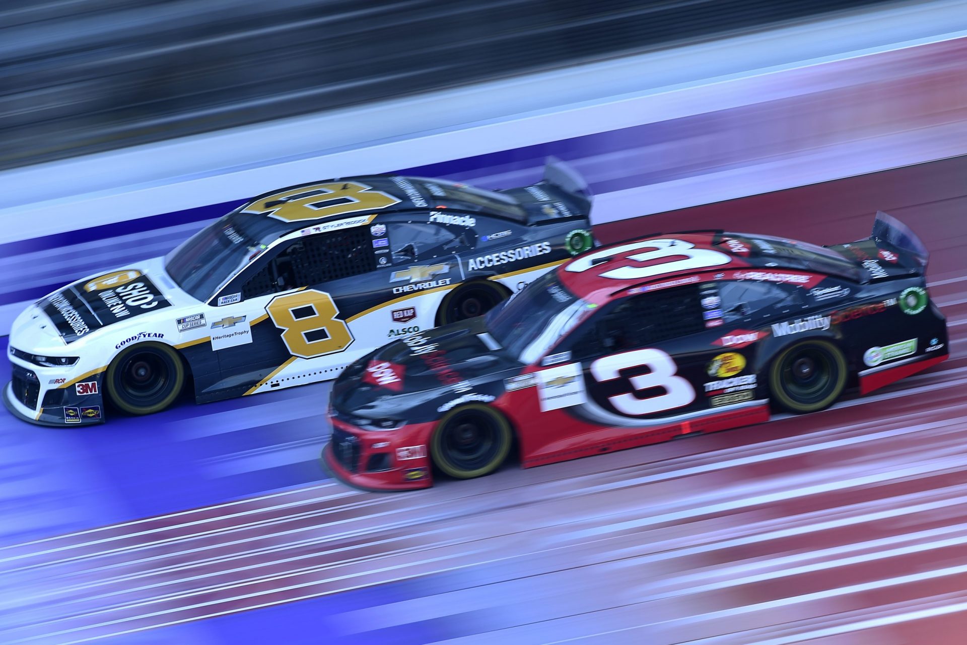 NASCAR Cup Series. KierowcÃ³w czeka drogowa bitwa w Indianapolis