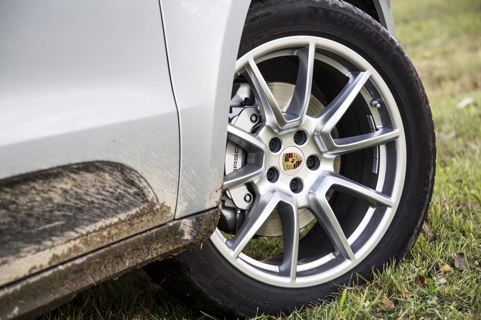 Logo na felgach Porsche peÅni waÅ¼nÄ funkcjÄ