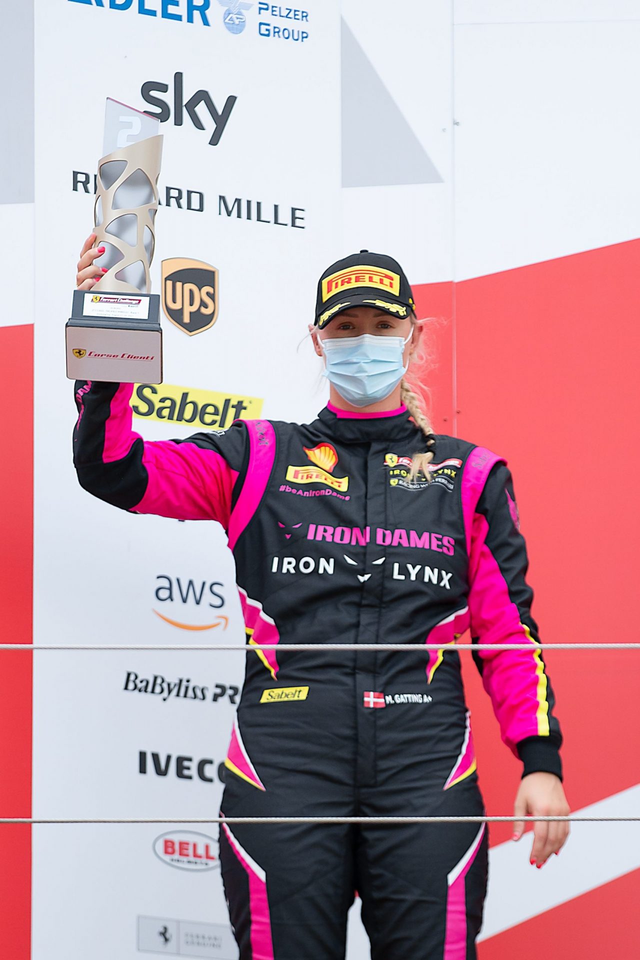 Michelle Gatting krÃ³luje w Ferrari Challenge