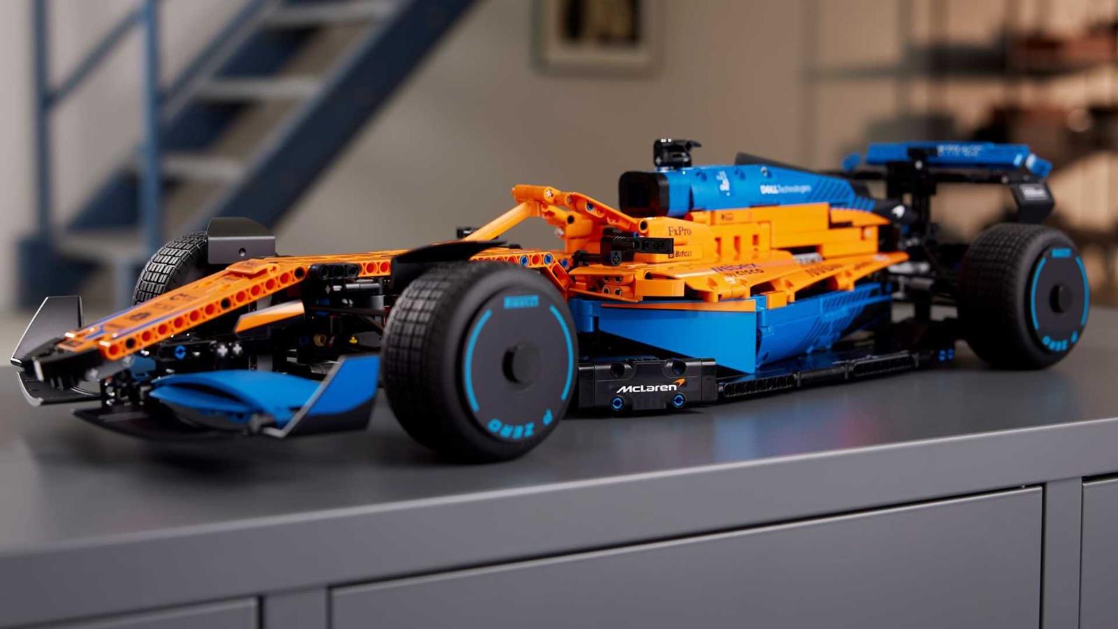 Bolid Formuły 1 z klocków Lego. McLaren MCL35M zachwyci fanów klocków i