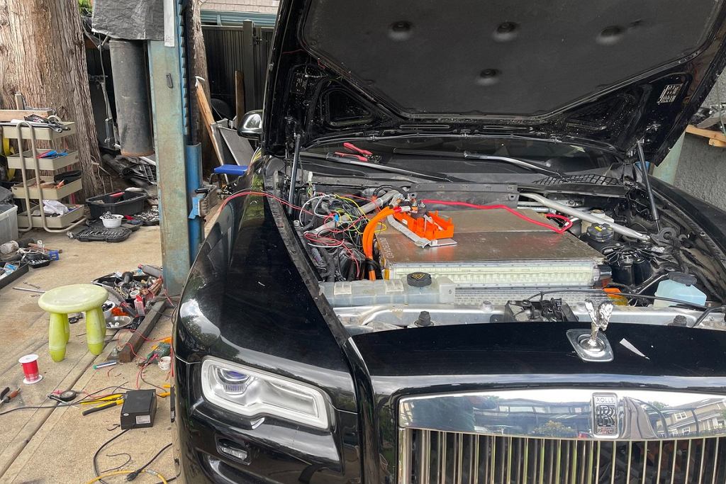 CÃ³rka chciaÅa samochÃ³d elektryczny. Ojciec sprzedaÅ dom i przerobiÅ Rolls-Royceâa, fot. Mars Power Inc