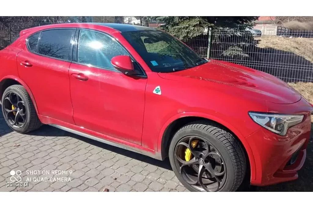 Ukradli AlfÄ Romeo i pojechali na wycieczkÄ. Wpadli, bo chcieli zdrzemnÄÄ po drodze