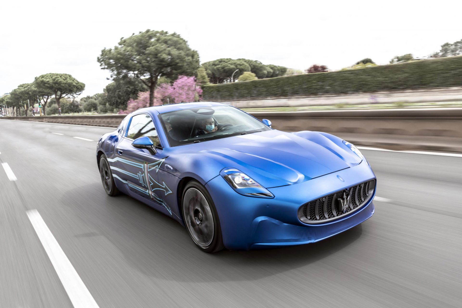 Maserati GranTurismo Folgore wyjechaÅo na ulice, fot. materiaÅy prasowe / Maserati