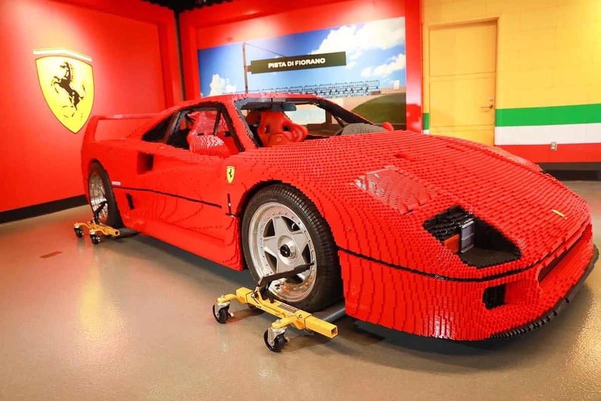 Ferrari F40 z klockÃ³w Lego