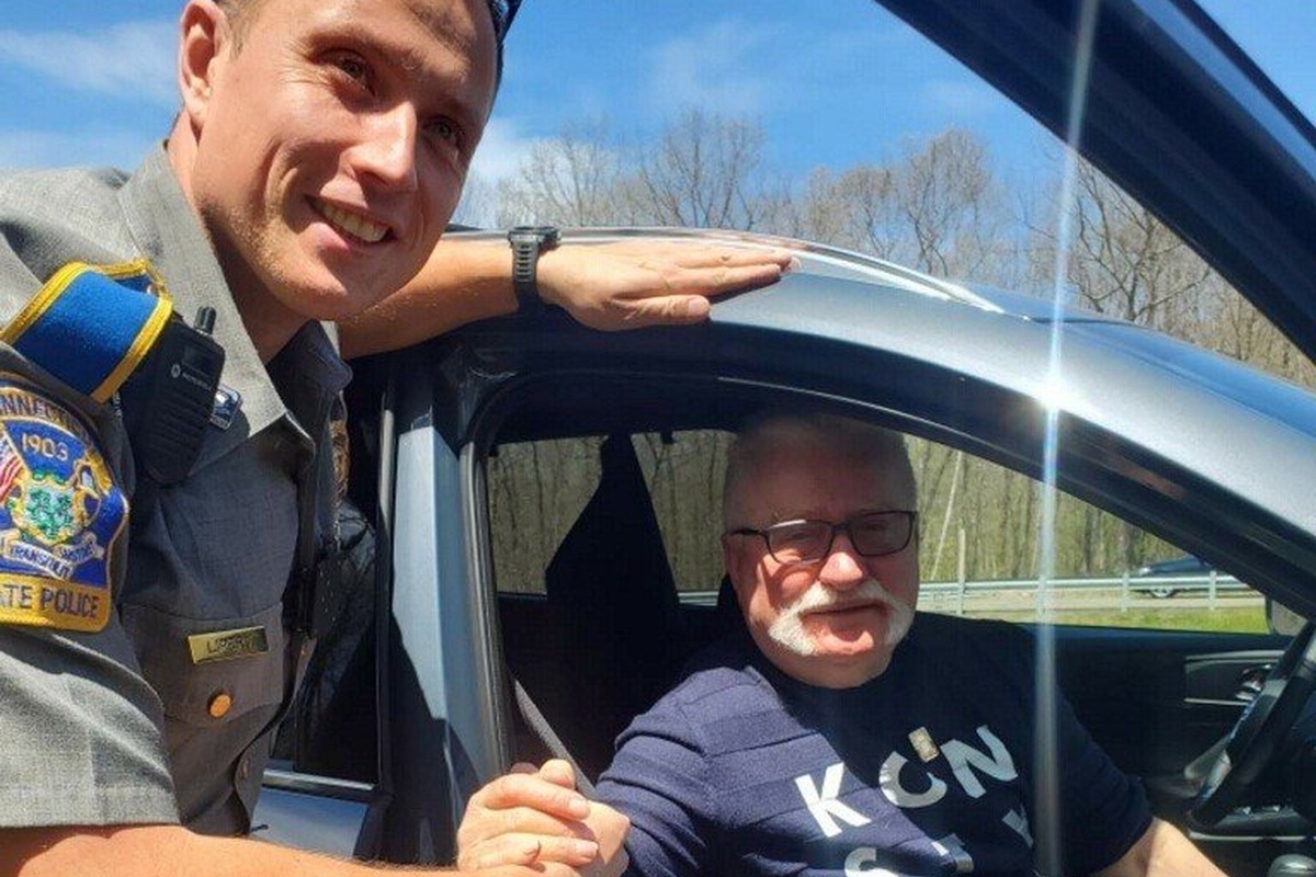 Lech WaÅÄsa i polski policjant