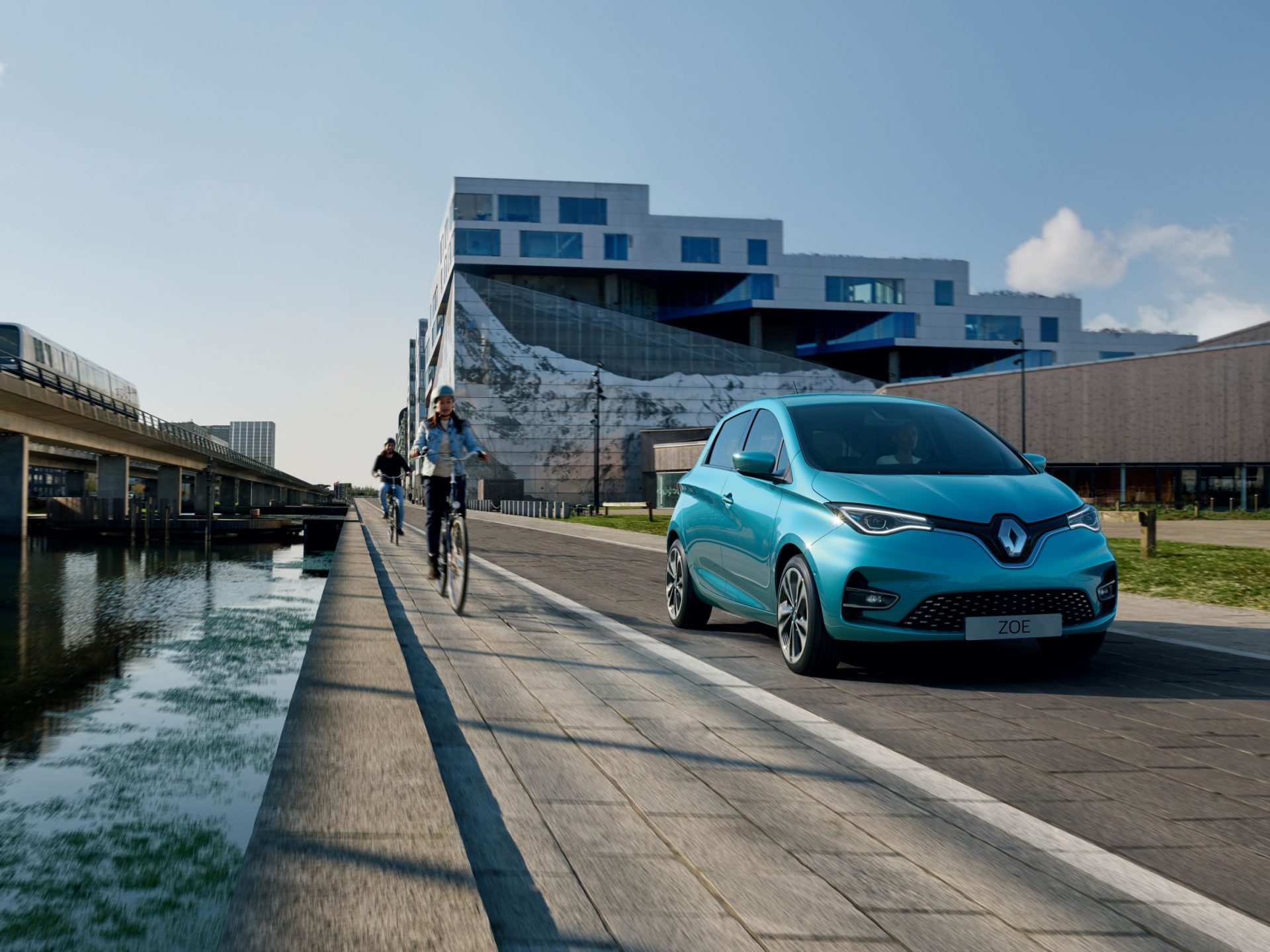 Jak wyprzedziÄ rowerzystÄ lub kolumnÄ rowerzystÃ³w, fot. materiaÅy prasowe / Renault