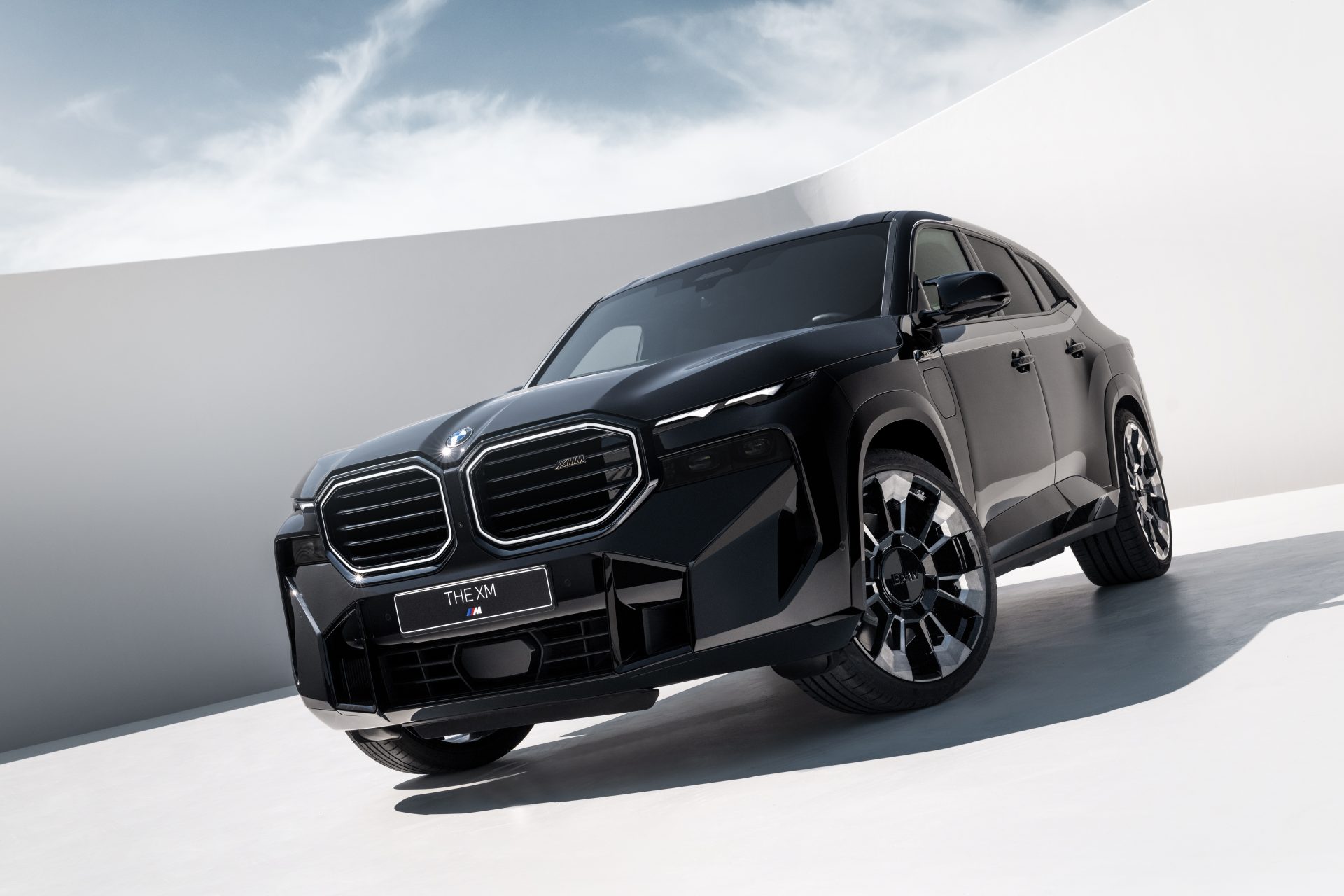 BMW XM Cena W Polsce Zawrotna Ponad 5 Metr w D ugo ci I 748 KM Dane 