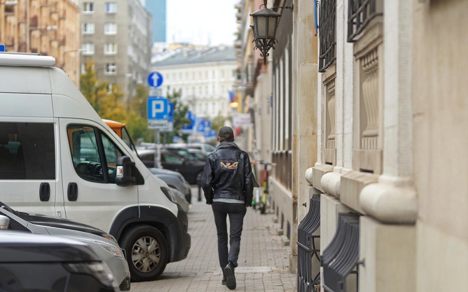 Mandat za parkowanie na chodniku 2022