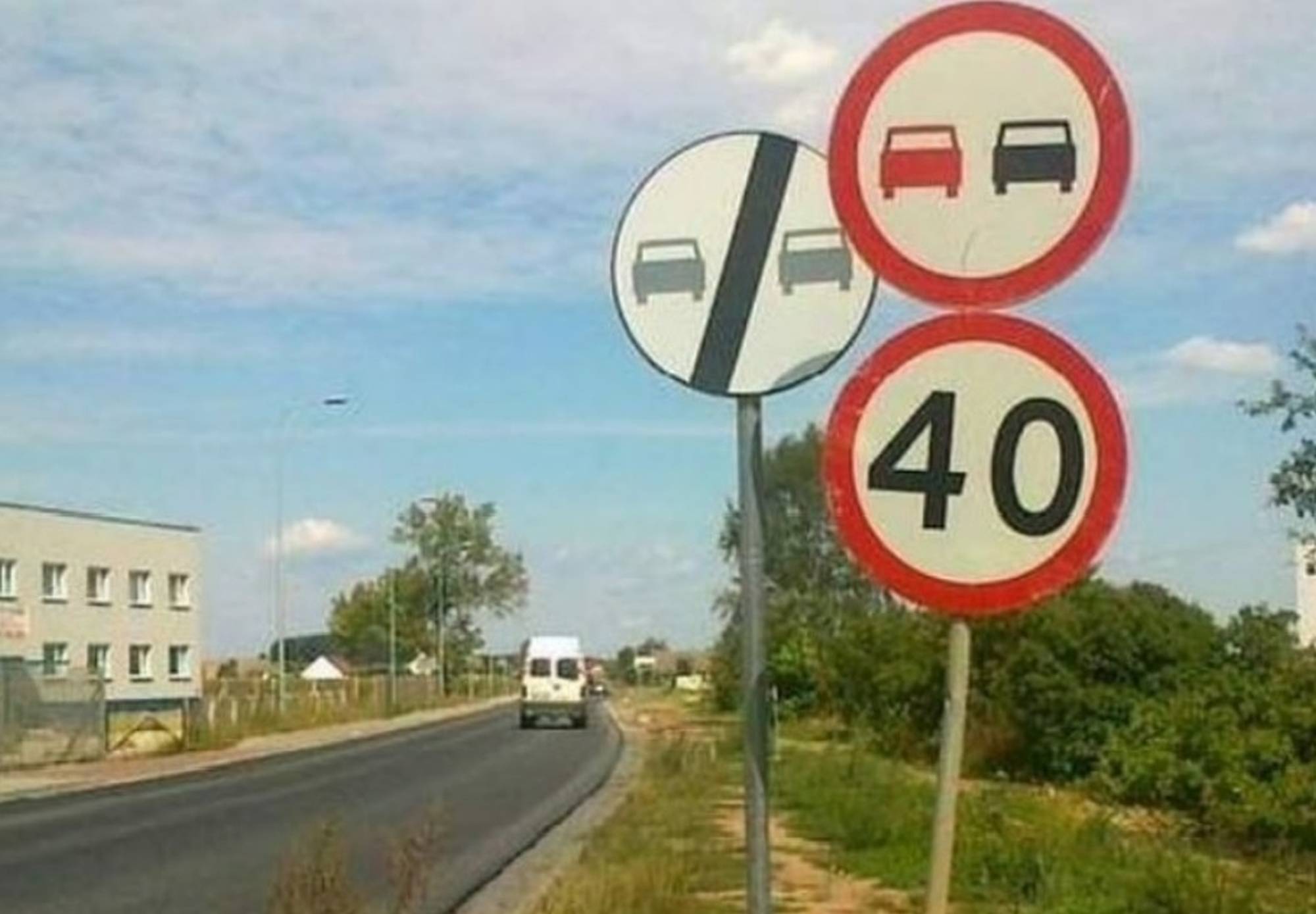 znakÃ³w drogowych jest w Polsce za duÅ¼o