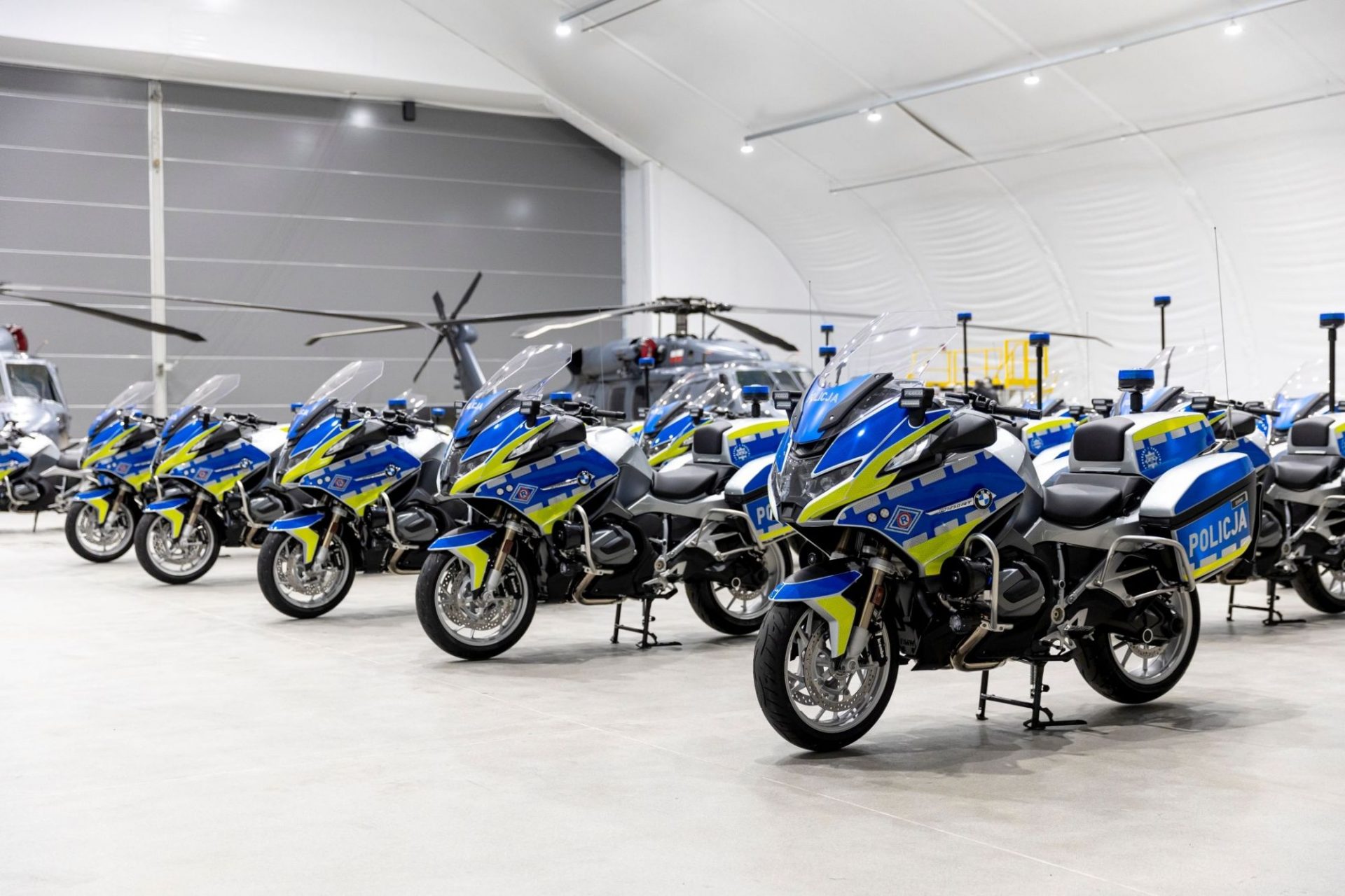 policja zakupiÅa motocykle BMW