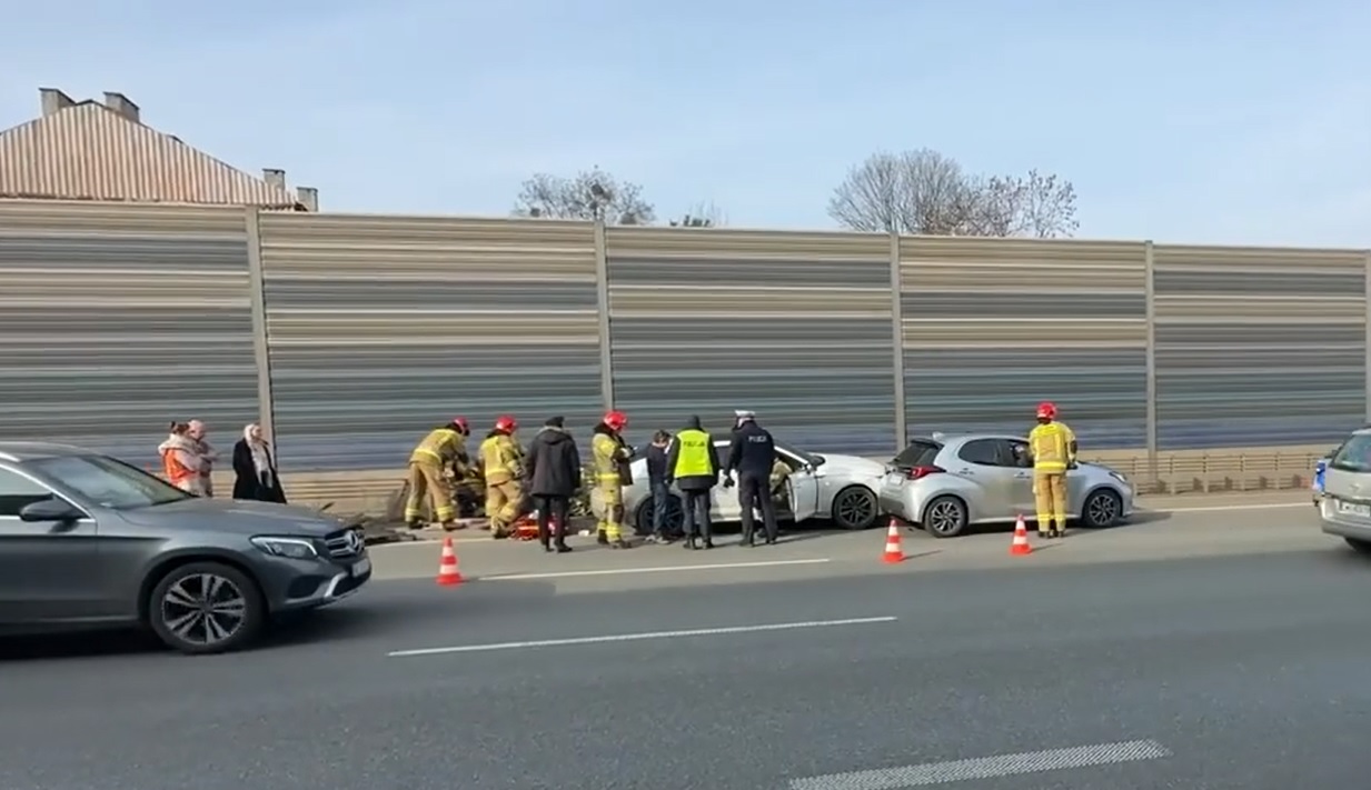 Wypadek na S8 w Warszawie (Åºr. Miejski Reporter @ Facebook)