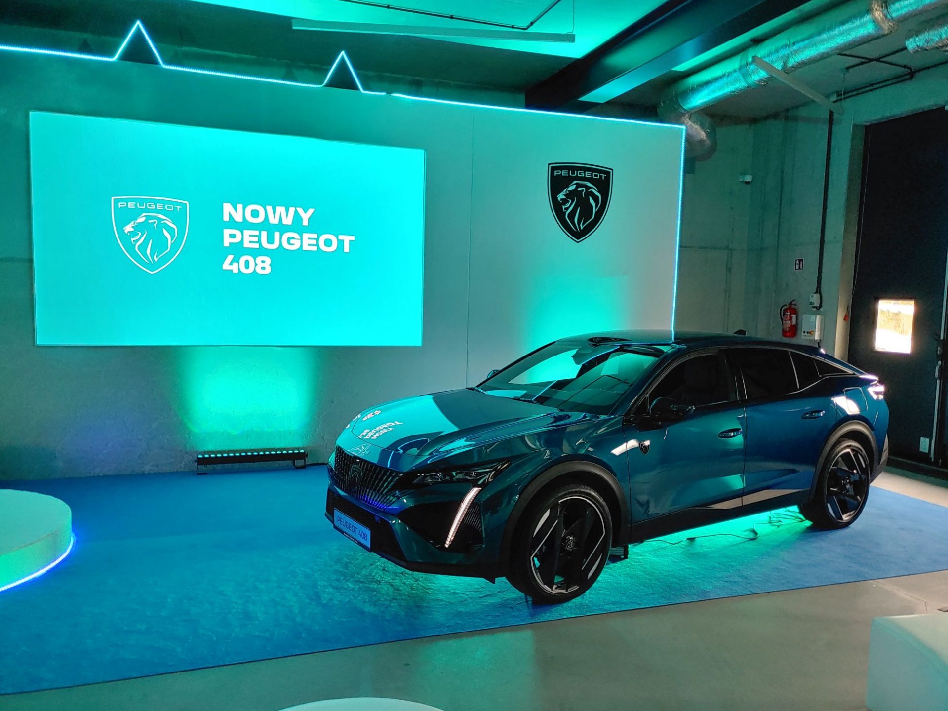 Peugeot 408