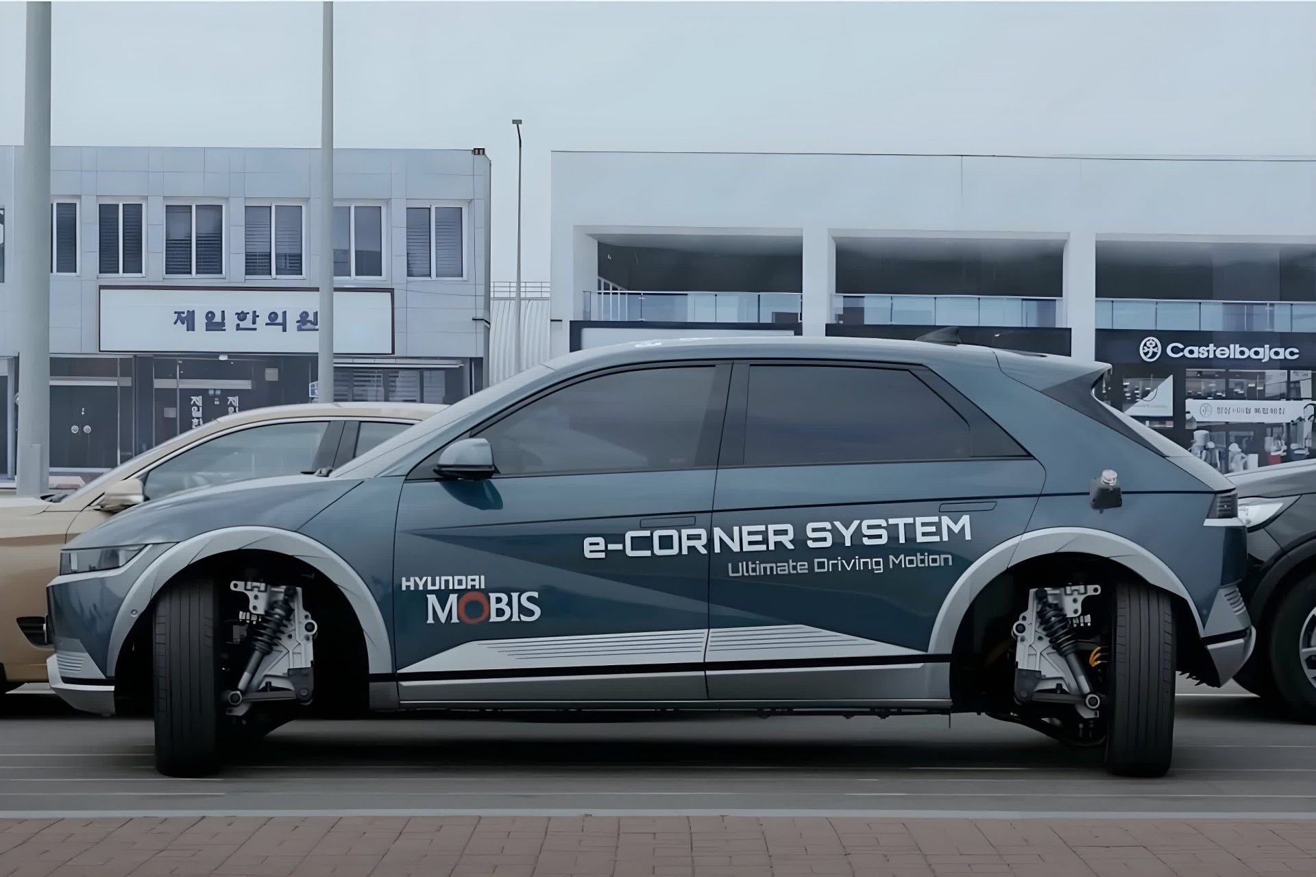 Jazda bokiem, hyundai e-corner