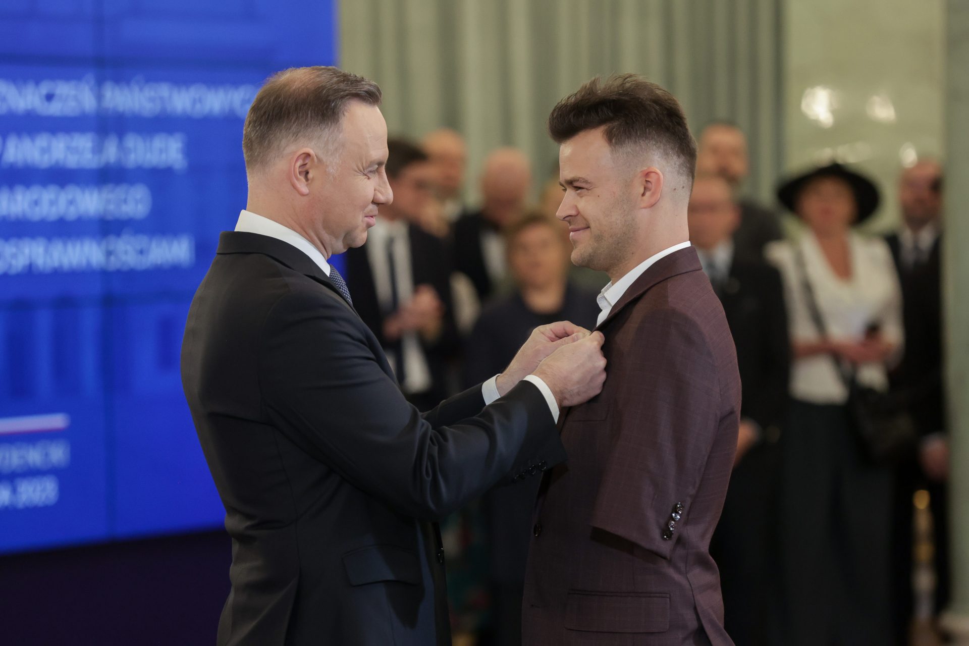 Bartosz OstaÅowski Andrzej Duda KrzyÅ¼ zasÅugi (3)